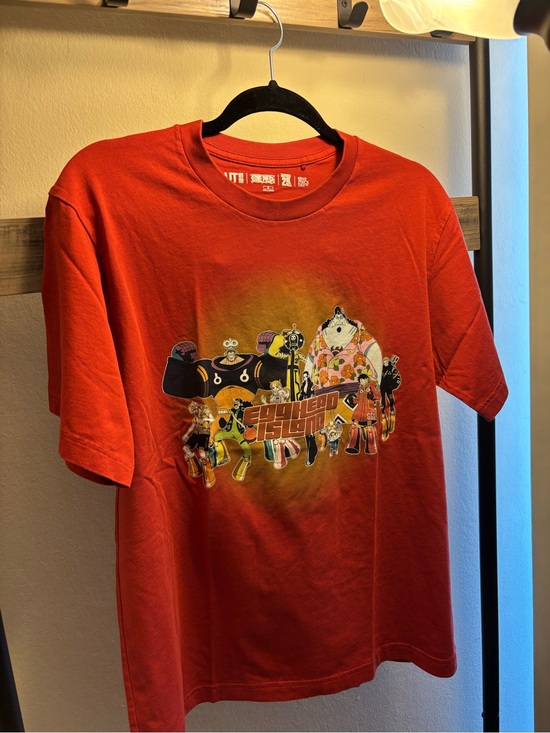 Uniqlo Other - Uniqlo Graphic Tee with Colorful one piece Character Print - Medium